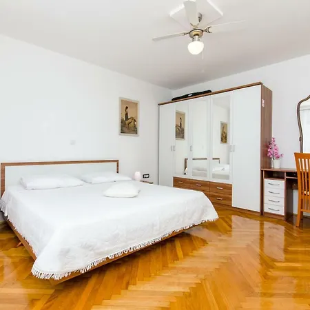 Apartman 1 아파트