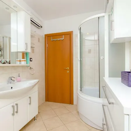 Apartman 1 아파트