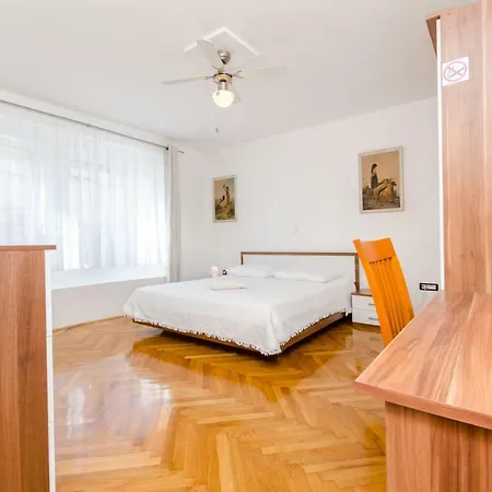 Apartman 1 아파트 *